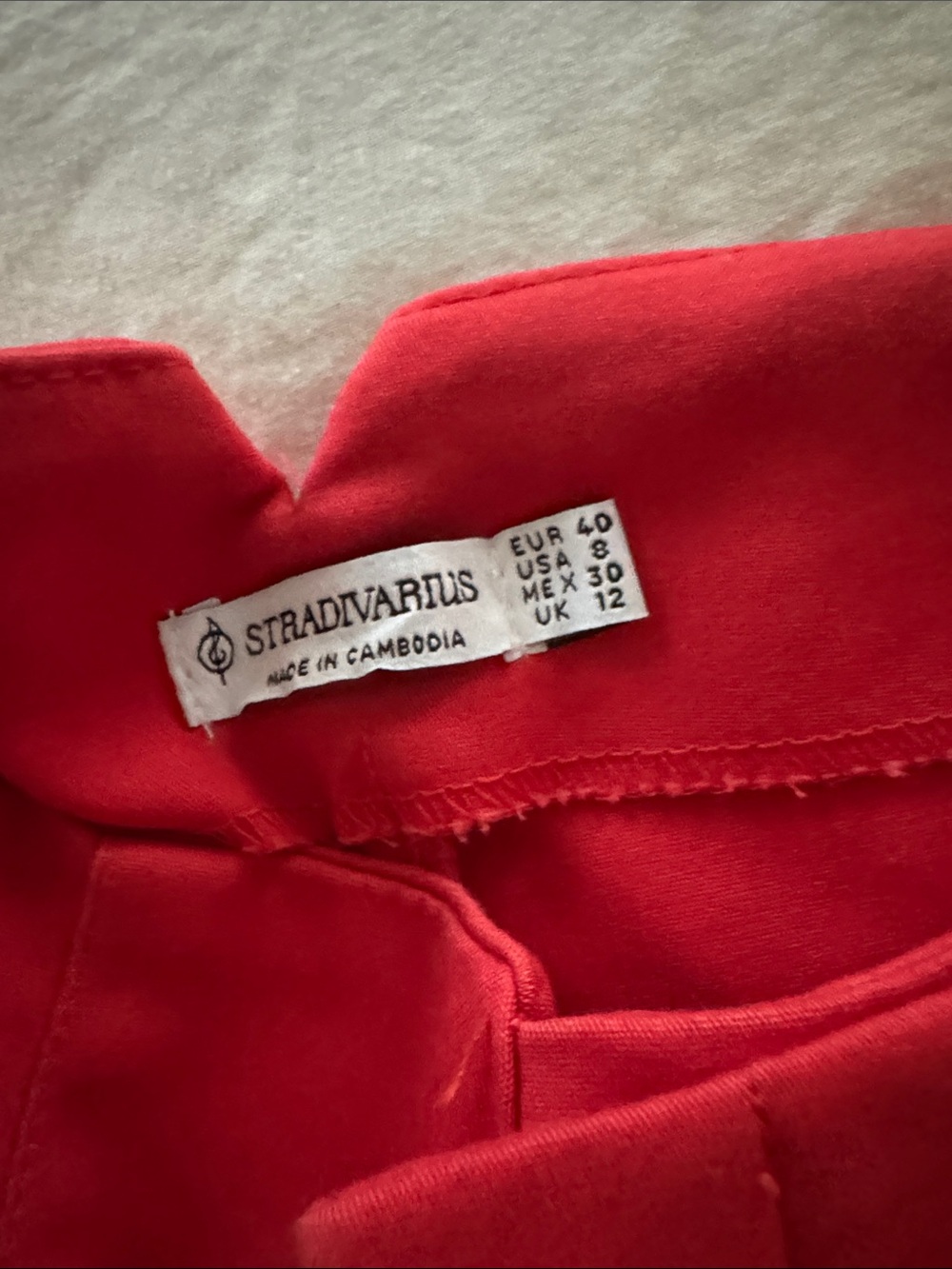Women's High-Waist Red Tailored Shorts - Picture 3 of 3